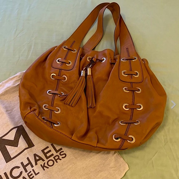 Michael Kors Astor Grommeted Laced Hobo - Picture 3 of 16
